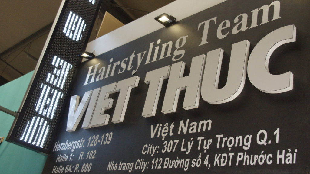 Die Haare Schon Bei Viet Thuc Im Dong Xuan Center Zeitblatt Magazin