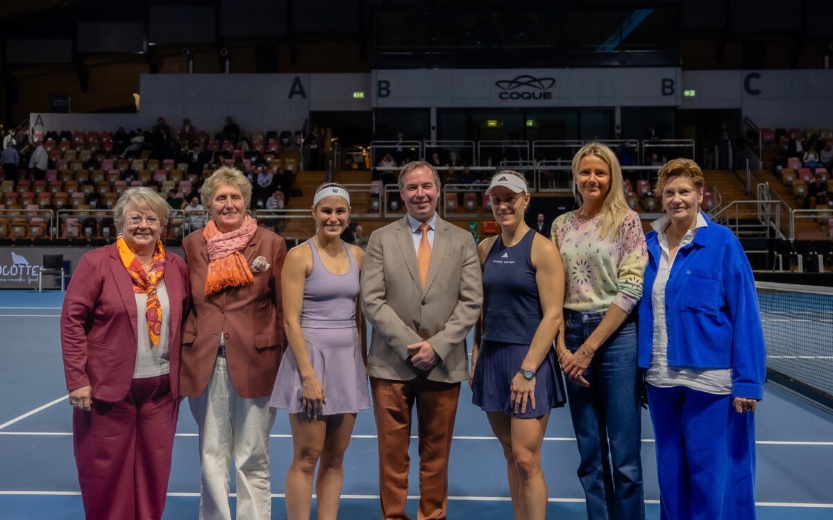 Grand-Duc Guillaume von Luxemburg mit Angelique Kerber und Monica Puig auf dem blauen Court der Coque beim Luxembourg Ladies Tennis Masters 2026 - Foto: Maison du Grand-Duc