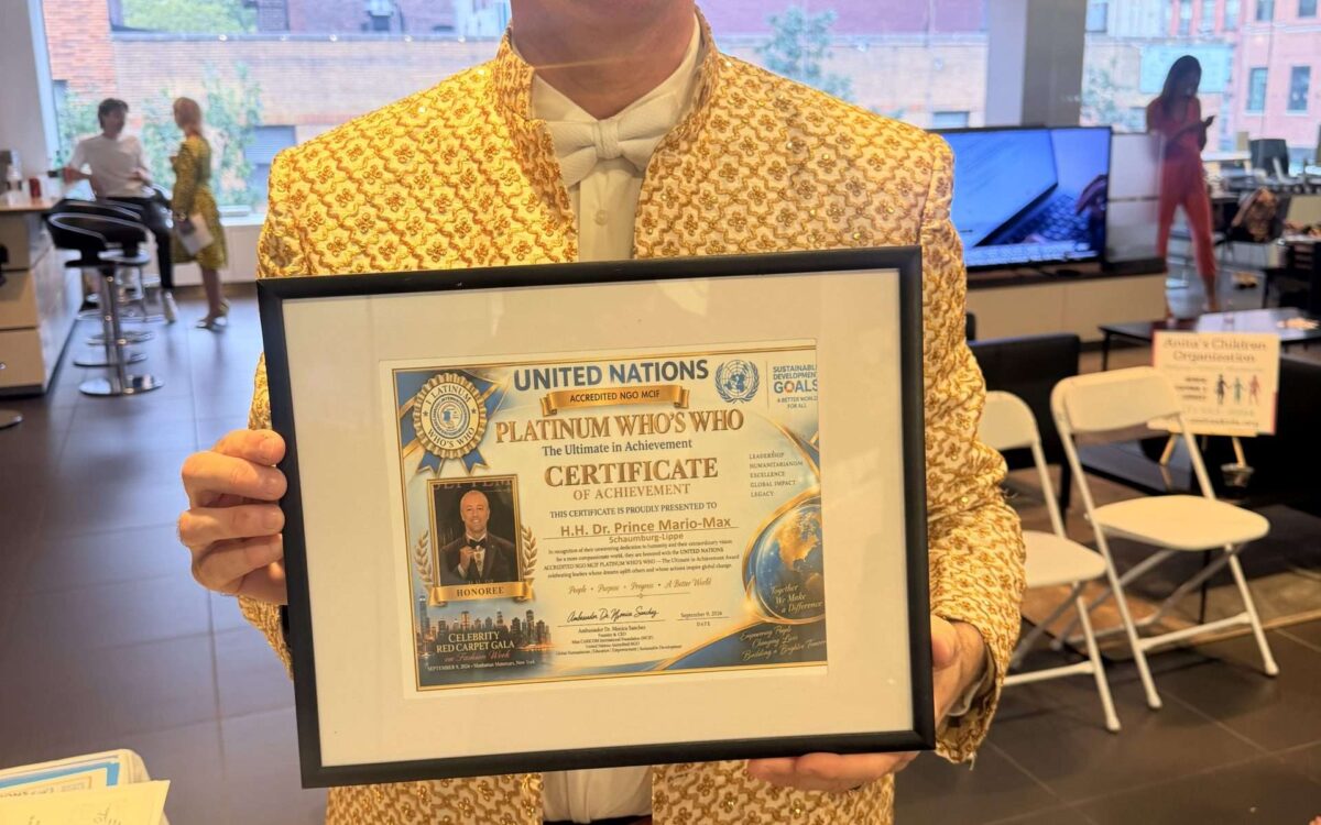 Die Platinum Who's Who Award of Achievement-Urkunde zu Ehren von Prinz Mario-Max Schaumburg-Lippe.