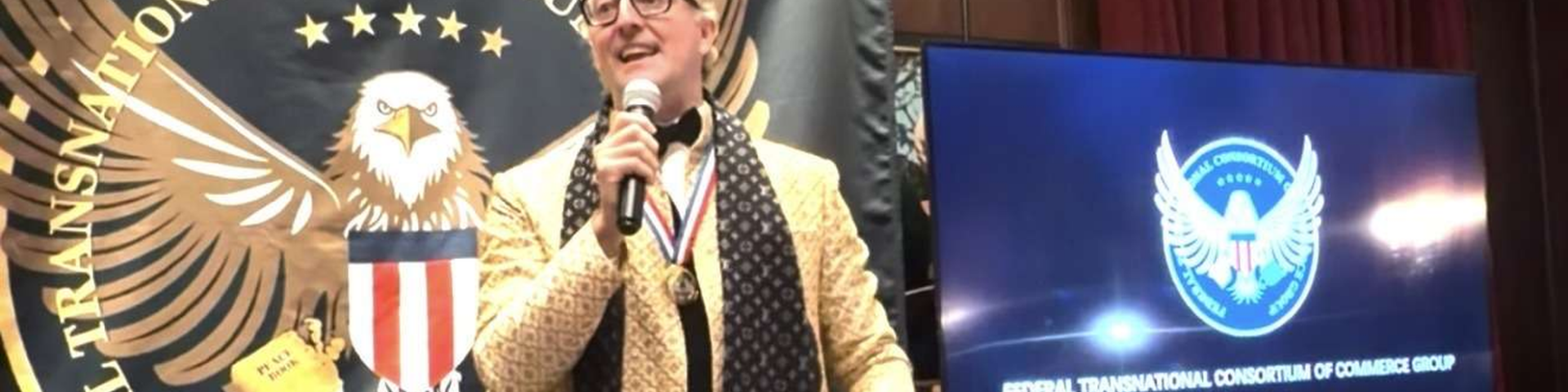 Prinz Mario-Max Schaumburg-Lippe wird bei der Gala im Harvard Club mit dem Global Hero Award geehrt.