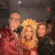 Leesa Rowland und Larry Wohl begrüßen ihre Gäste in spektakulären Kostümen bei ihrer Met-inspirierten Halloween-Gala.