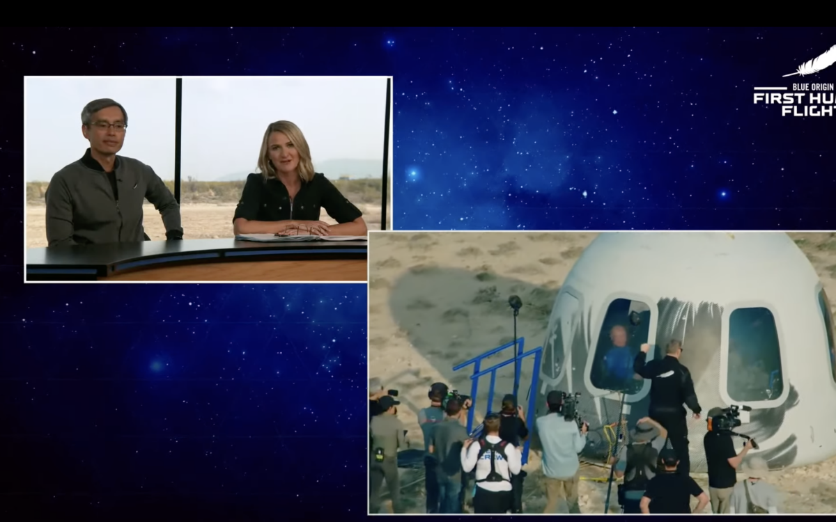 Ein Bildschirmfoto von Jeff Bezos auf dem Weg zum Blue Origin Raumflug.